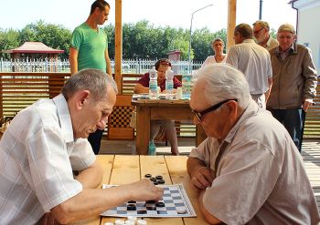 В Еманжелинске прошел открытый турнир по шашкам среди граждан пожилого возраста и людей с ограниченными возможностями здоровья