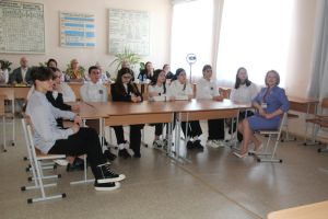 Участники областного конкурса «Учитель года-2024» в Еманжелинске провели разговор с учащимися