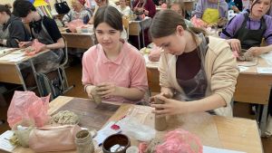 Учащиеся еманжелинской школы искусств стали лауреатами IV открытого фестиваля художественной керамики «Живая традиция»