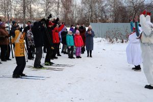 Жители Зауральского и гости поселка приняли участие в спортивном празднике «Рождественская лыжня»