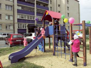 В Еманжелинске появился новый городок для детей