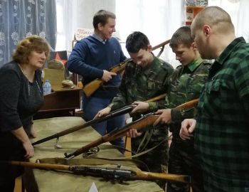 В Еманжелинском районе была организована выставка макетов вооружения времен Великой Отечественной войны