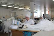 Предприятию «Медицина-Айрлайд» нужно изготовить большие партии бахил, масок, халатов для больниц Челябинской, Курганской и Тюменской областей