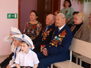 Ребята из еманжелинского приюта «Росинка» устроили праздник для ветеранов