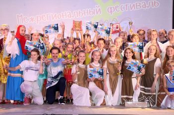 В Еманжелинске работали звезды телевизионного шоу «Танцы на ТНТ», хореографы Иван Можайкин и Юлия Николаева