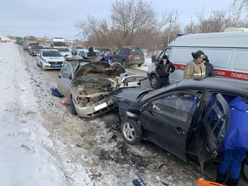 Два водителя пострадали в аварии в Красногорском