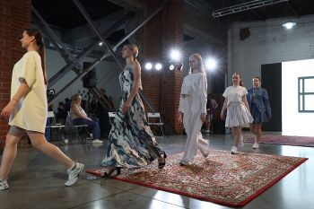 «Семья в тренде»: в Челябинске состоялся показ мод локальных брендов