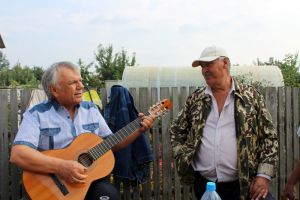 Еманжелинские горняки-ветераны отметили День шахтера на природе