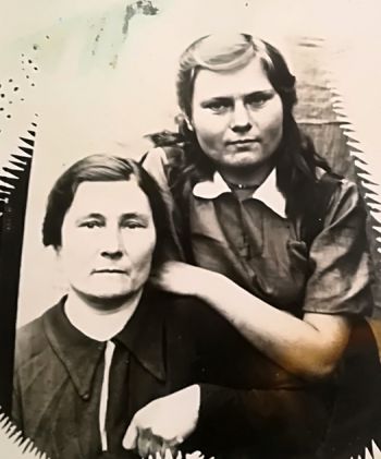 Антонина Титова с мамой