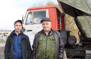 Ярослав Марич из Еманжелинска уже 45 лет крутит баранку, Шамиль Габдрахманов профессию водителя получил в 2002 году
