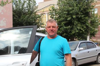 Индивидуальный предприниматель Александр Сучков из Красногорского Еманжелинского района девять лет работает на рынке строительных услуг