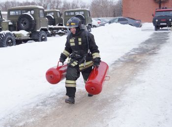 Пожарные еманжелинской 39-й ПСЧ выиграли гарнизонные состязания по спасательному многоборью