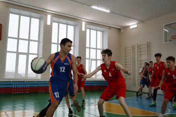 Две баскетбольные команды зауральской школы № 15 претендуют на победу в первенстве Еманжелинского района