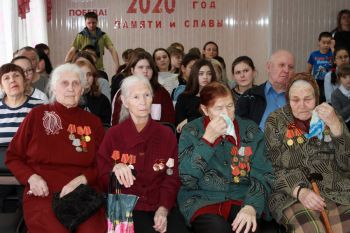 В Красногорском Еманжелинского района ветеранам вручили юбилейные медали в честь 75-летия Великой Победы