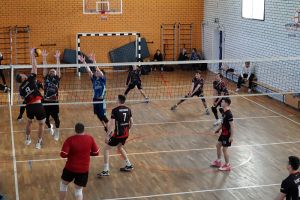 В Еманжелинске состоялся очередной – 11-й – тур III межрайонной спартакиады по волейболу