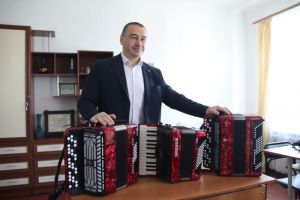 Красногорская школа искусств пополнилась новыми музыкальными инструментами и современным оборудованием