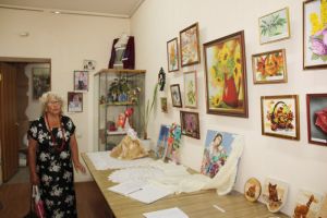В музее Еманжелинска работает выставка творчества членов районного общества инвалидов