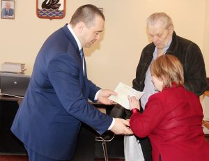Государственный жилищный сертификат получила семья Макаровых из поселка Зауральского Еманжелинского района