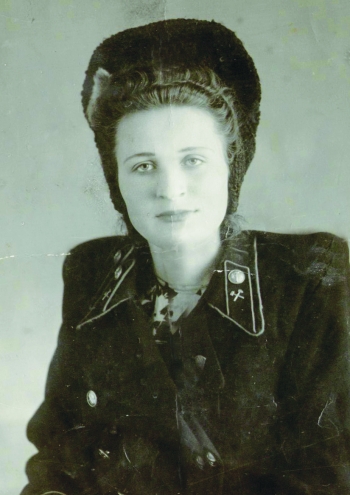 Тамара Павловна Садовская во время учебы в Копейском горном техникуме