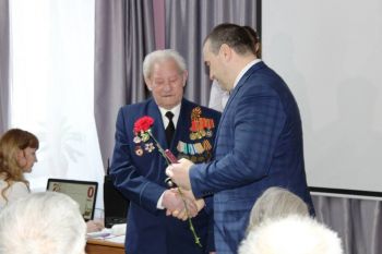В Еманжелинске состоялось вручение юбилейных медалей ветеранам войны
