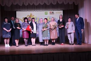 В Зауральском прошла торжественная церемония вручения общественной награды «Человек поселка-2021»