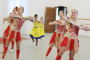 В ДК поселка Красногорского Еманжелинского района после ремонта открыли танцевальный класс