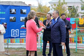 Глава района Евгений Светлов отметил благодарностью коллектив детсада в лице его руководителя Ирины Максимовой