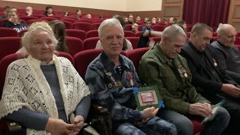 В поселке Красногорском прошла встреча ветеранов боевых действий со школьниками