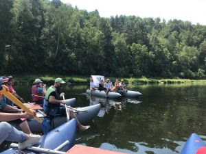 В июле журналисты Челябинской области сплавились по реке Ай и провели на берегу озера Тургояк очередное занятие экошколы