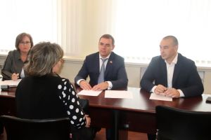 Председатель ЗСО Александр Лазарев провел прием граждан в Еманжелинске