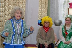 В поселке Красногорском состоялся  фольклорный праздник «Вечерки на  Красной горке»