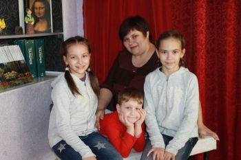В семье еманжелинцев Фесько подрастают две дочки и сынок