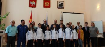 Еманжелинская девичья команда по вольной борьбе отправляется в Саранск