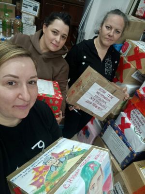 Волонтерская армия: Ольга Сеп и ее единомышленники готовят к отправке на Донбасс очередную партию гуманитарной помощи