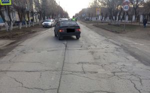 Опасный нерегулируемый пешеходный переход на ул. Гагарина (нижний снимок - ул. Герцена)
