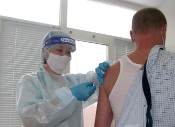 В Еманжелинском районе от коронавируса вакцинировались 1027 человек