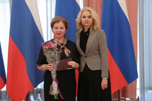Елена Булычева с заместителем председателя Правительства РФ Татьяной Голиковой