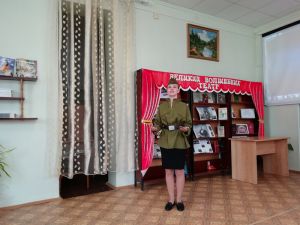 Вика Харитонова из Увельского района прочитала трогающее до слез «Открытое письмо» Константина Симонова