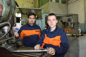 В Еманжелинском районе продолжается летняя кампания по трудоустройству подростков