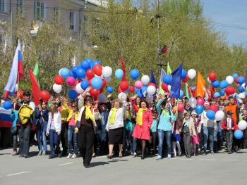 В Еманжелинске впервые за последние годы прошла первомайская демонстрация