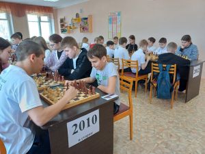 В дни весенних каникул в Красногорском прошло традиционное первенство Еманжелинского района по быстрым шахматам
