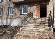 В Еманжелинске идет масштабный ремонт здания на Гайдара, 4