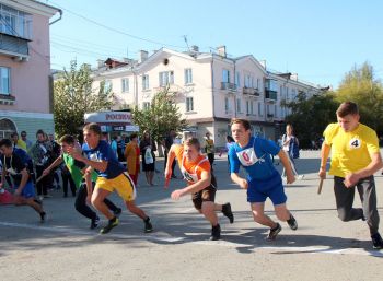 В Еманжелинске прошла легкоатлетическая эстафета поколений