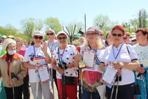 В Еманжелинске прошел третий областной фестиваль по скандинавской ходьбе «Старшее поколение»