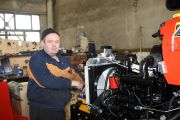 Еманжелинский завод мини-тракторов активно реализует выпускаемую продукцию через дилерские центры