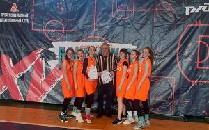 Баскетболистки школы № 15 стали призерами областного турнира «Локобаскет»