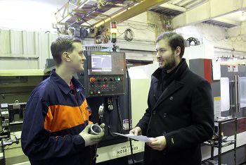 В Еманжелинске благодаря наставнику молодой рабочий получил новую специальность и закрепился на производстве ООО «Трактор»
