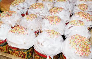 Еманжелинские хлебопеки и кондитеры изготовят к Пасхе свыше десяти тонн куличей