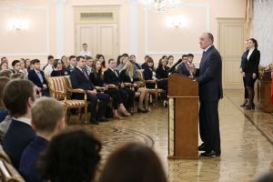 Губернатор Борис Дубровский наградил участников конкурса молодежных проектов «Студенческая инициатива»