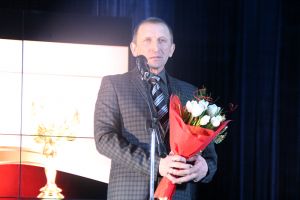 Педагог Еманжелинского района Геннадий Сидоров удостоен премии регионального парламента